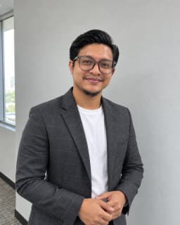Potret Amir Rosely